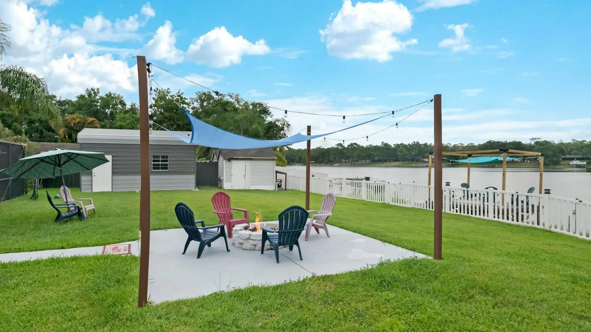 Tampa Lakefront And Pool House Game Room 0*,