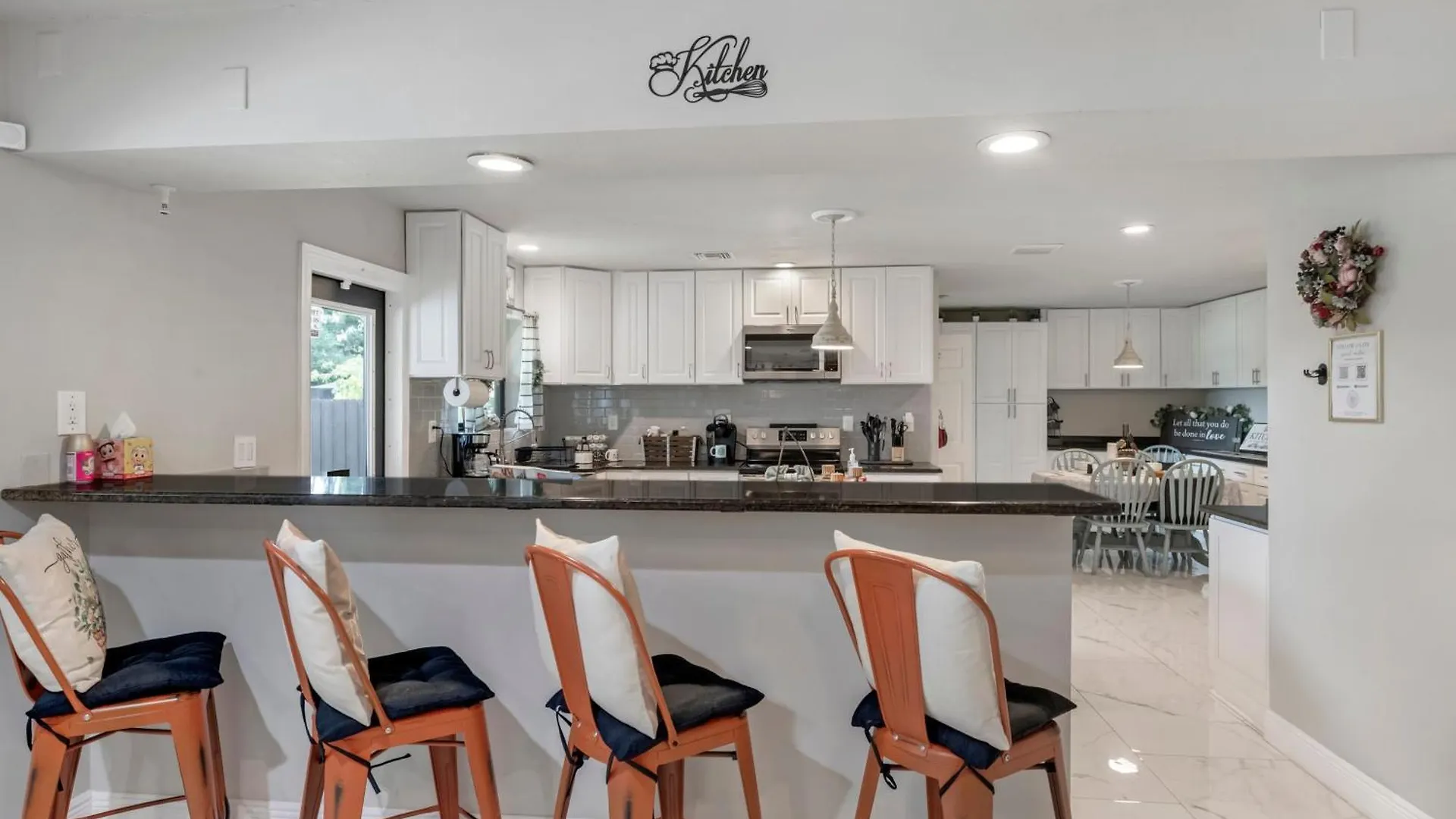 Tampa Lakefront And Pool House Game Room