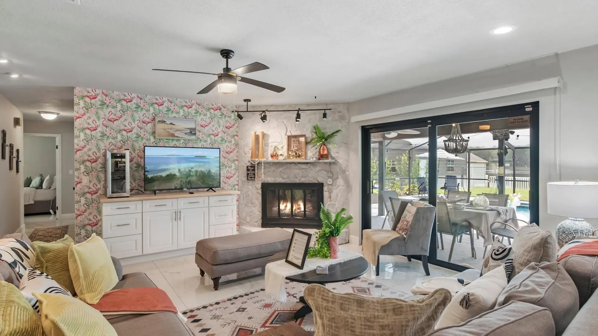 Tampa Lakefront And Pool House Game Room